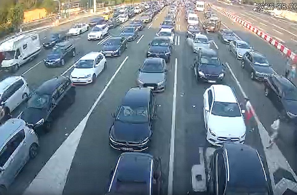 Gužve na granici sa Hrvatskom: Na Batrovcima četiri sata čekanja, Šid duplo kraće