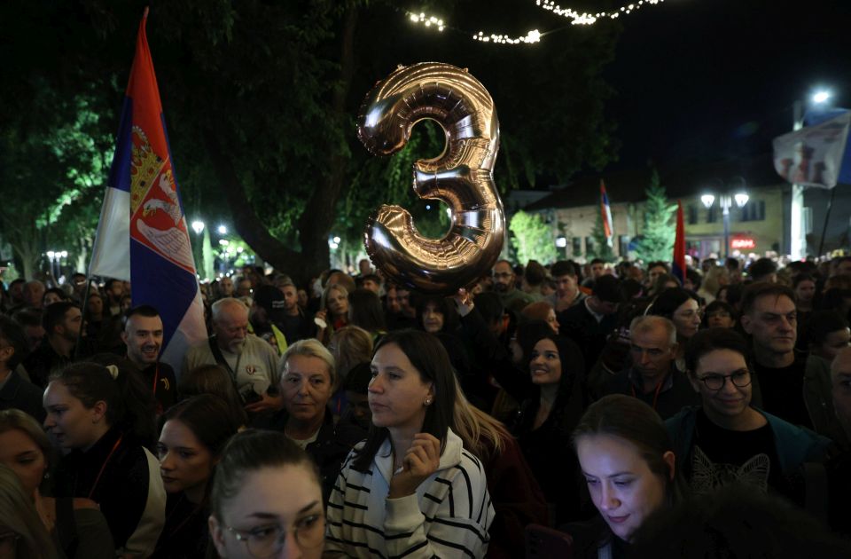 Nišlije dočekale studente bicikliste, SNS aktivisti postavljali štandove na planirane lokacije dočeka