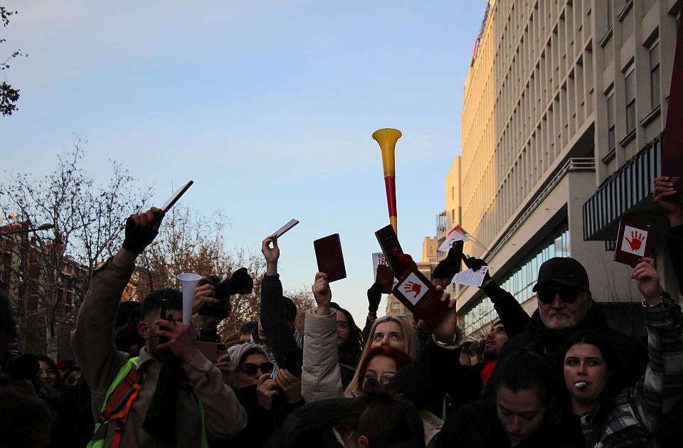 Vukadinović: Studenti na 44,4 odsto, Vučić na 41,7 - referendumska atmosfera