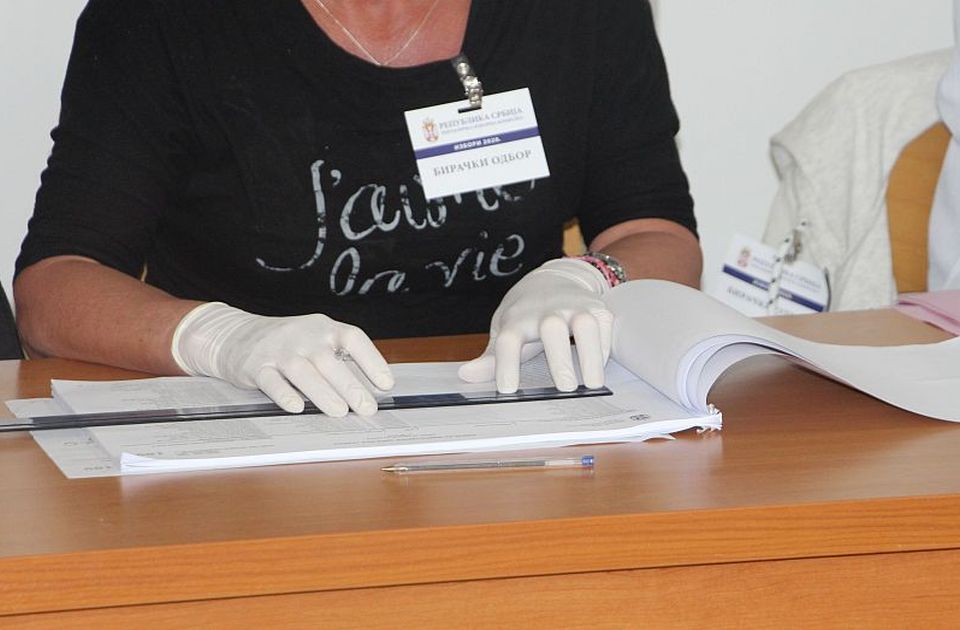 Član RIK-a: Broj birača blago veći od očekivanog, postoji prostor za manipulacije