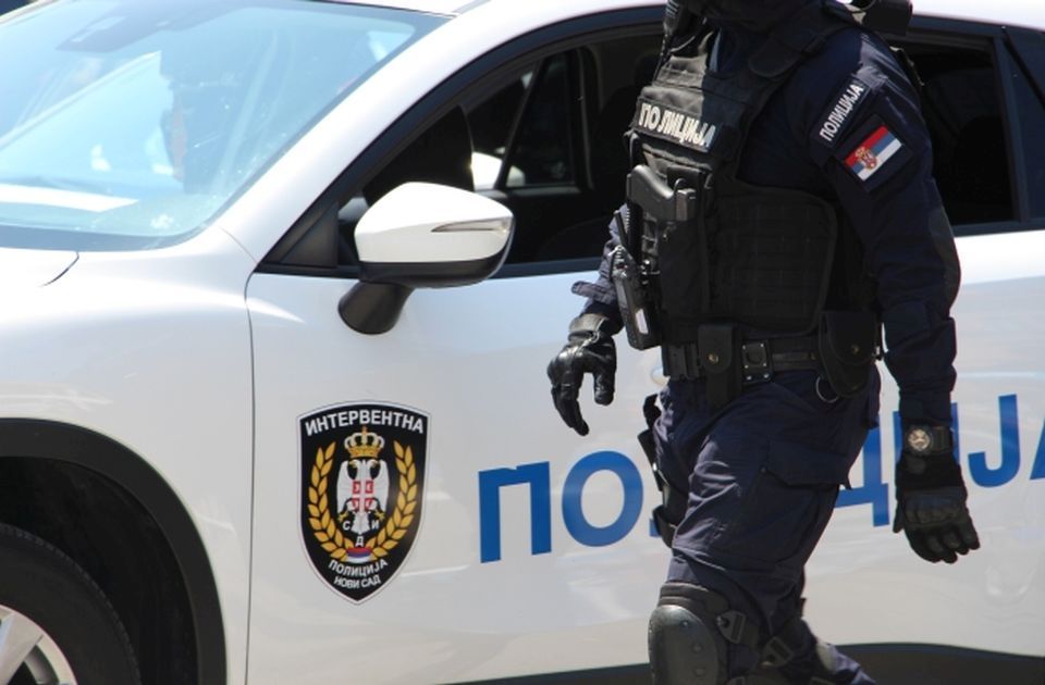 Novosađanin nudio policajcima 10.000 evra da ignorišu to što je maltretirao radnika na pumpi