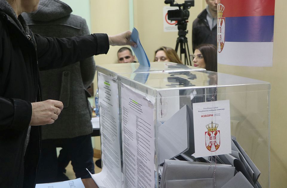 Skupština Vojvodine ponovo nabavlja glasačke kutije: Novih 3,3 miliona dinara za još 270 kutija