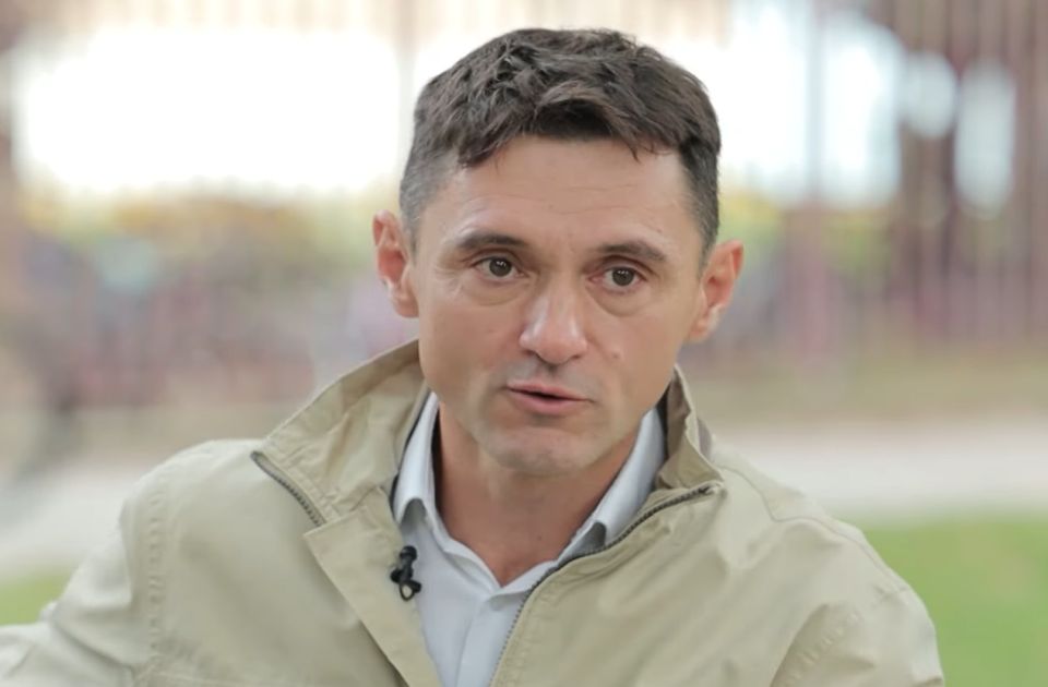Pančevo: Sud doneo odluku da se otpušteni direktror škole Vladimir Ristić odmah vrati na posao