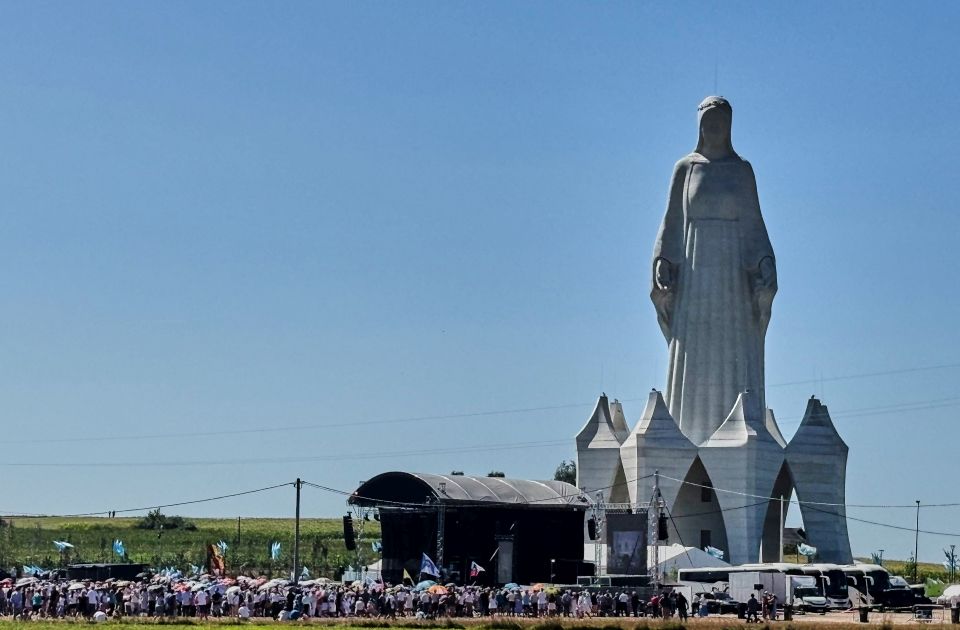 Najviša statua Device Marije u Evropi postavljena u jednom poljskom selu 
