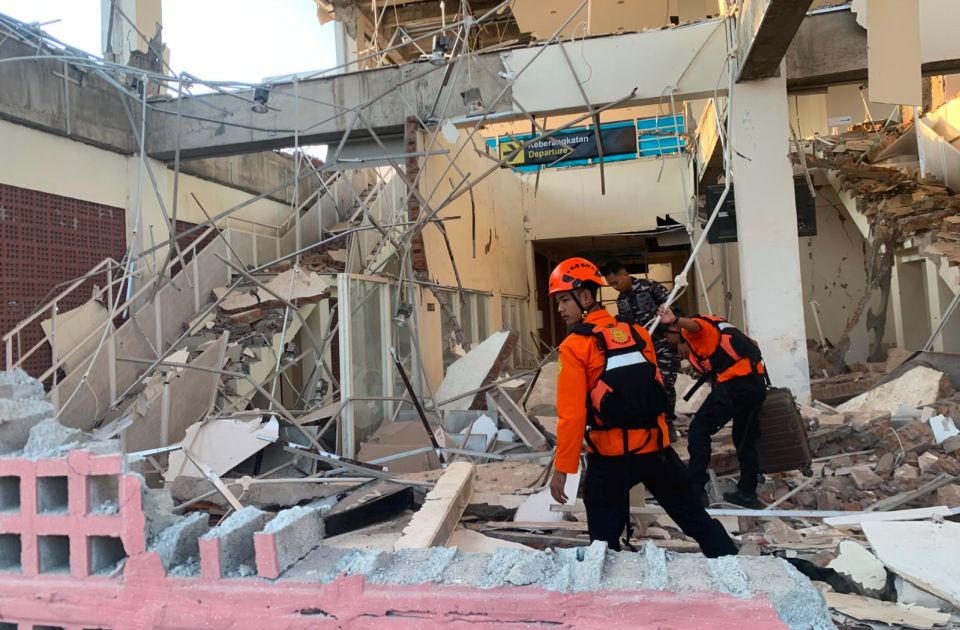 Indoneziju pogodio i drugi snažan zemljotres