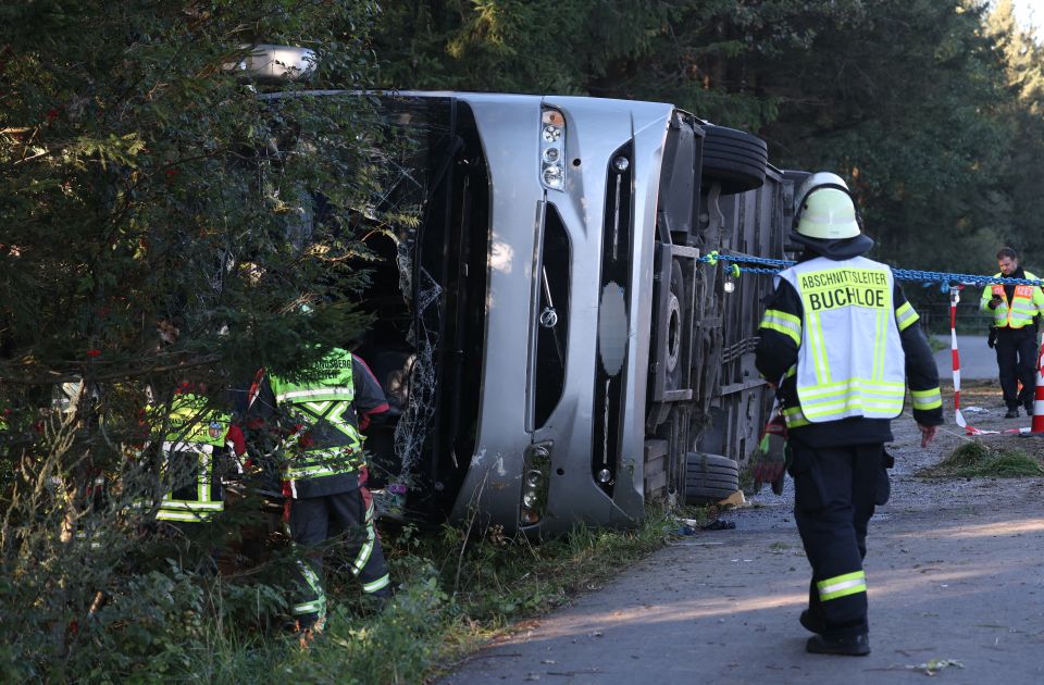 Dve osobe poginule, a 26 povređeno u udesu autobusa kod Minhena 