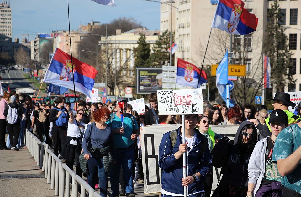 Novosadski studenti kreću peške do Beograda na završni predizborni skup