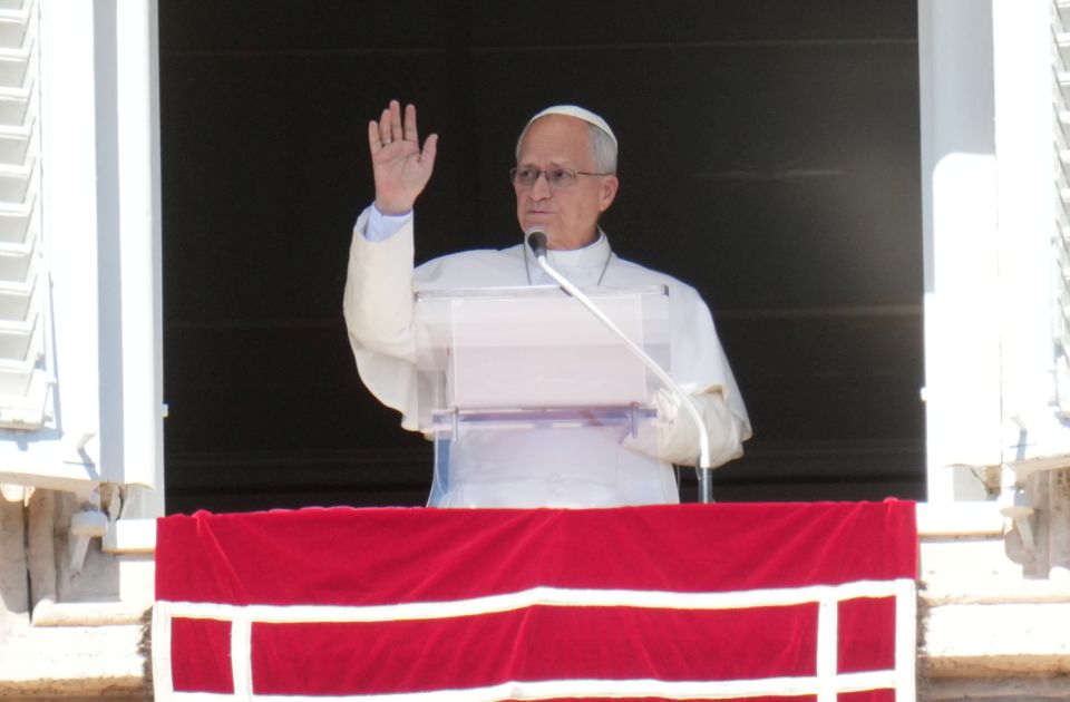 Papa Lav XIV mora na operaciju pluća