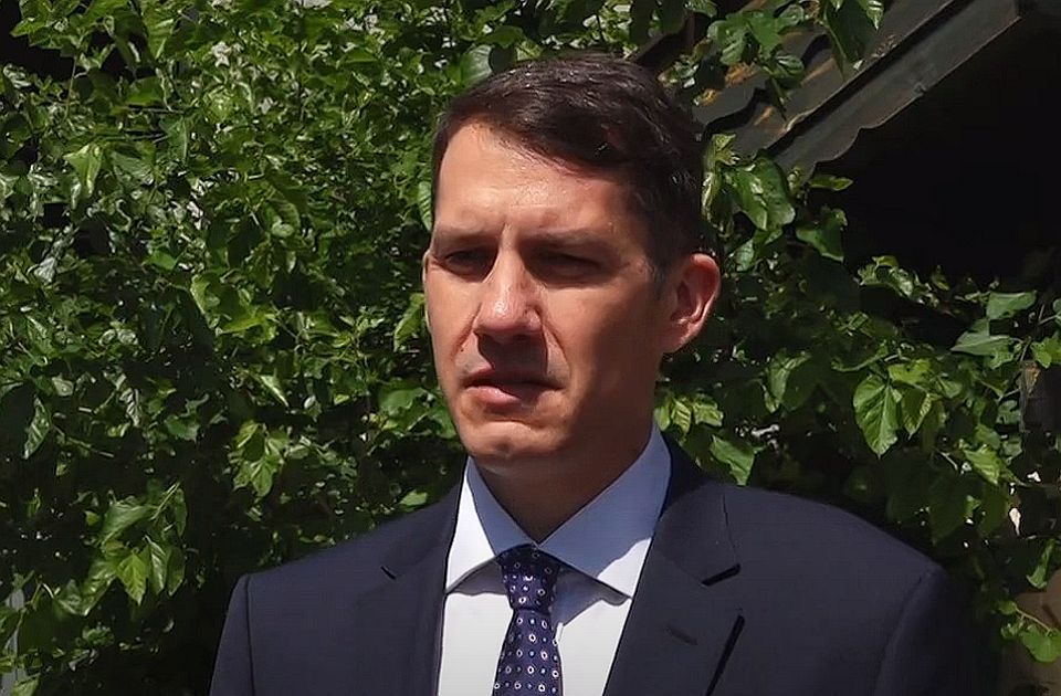 Pastor: Pravni koraci zbog fotomontaže sa Mladićem, nikada ne bih pognuo glavu pred ratnim zločincem