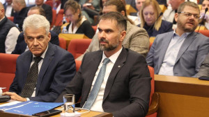 Izborni presek: Od pretnji šamarom, do tvrdnji o praćenju - fitilj sve kraći
