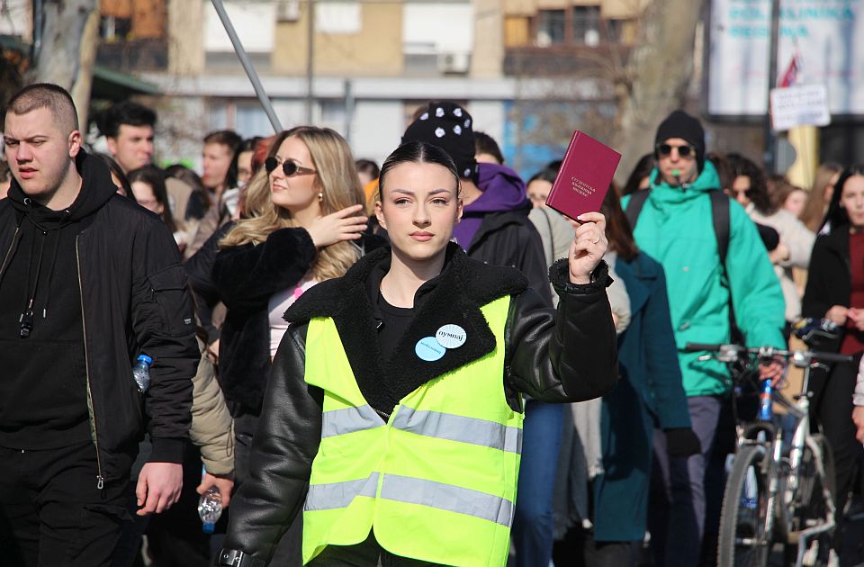 Studenti iz Republike Srpske šetaju sa novosadskim na Slaviju: Rame uz rame sa kolegama