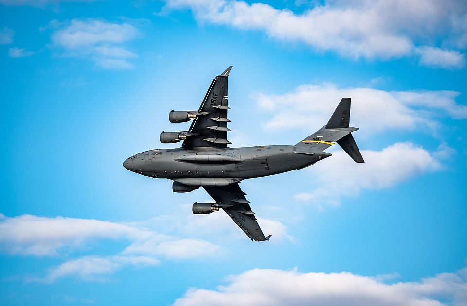 Američki vojni avion sleteo u Moskvu, Kremlj tvrdi da nema informacije o tome 