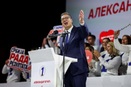 Nedeljni izborni presek: SNS miting u Novom Sadu, studentska pešačenja ka Beogradu i ko će sve posmatrati izbore