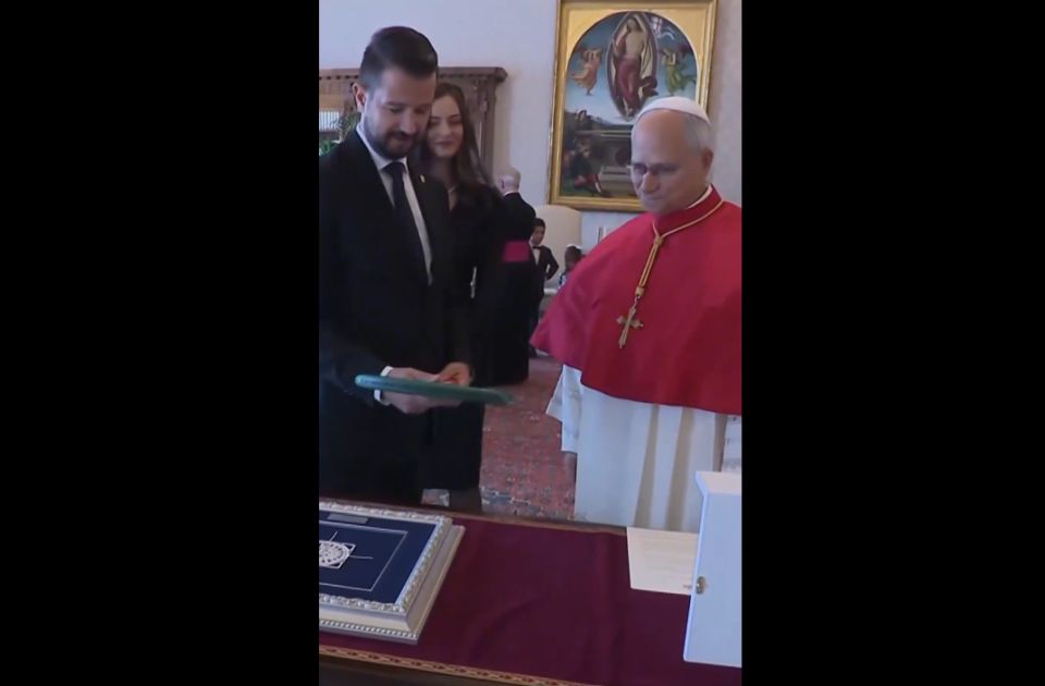 VIDEO: Razgovor predsednika Crne Gore i pape o Novaku Đokoviću postao viralan