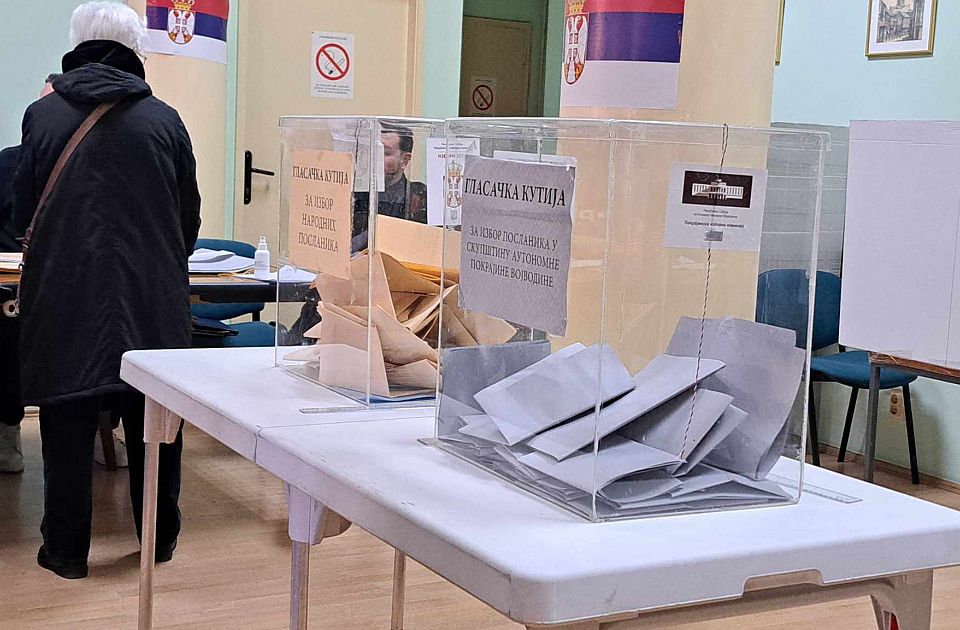 Poverenik preporučio otvaranje više biračkih mesta u inostranstvu