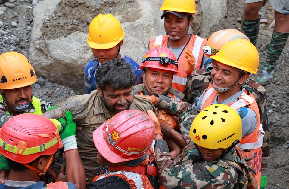 Dva radnika spasena iz tunela devet dana nakon poplava u Nepalu