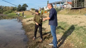 Vučić pecao i slušao Tomu Zdravkovića, nesuglasice u proevropskoj koaliciji