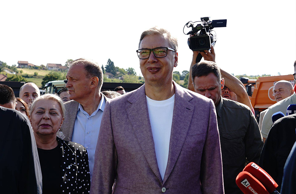 Vučić: "Ujedinjena Srbija" se jedina bori protiv totalitarizma i zabrane drugačijeg mišljenja