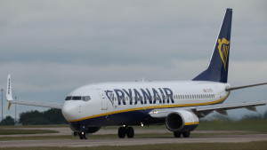 Delovi motora razbili prozor aviona Rajanera iz kojeg je umalo isisan Srbin: izveštaj