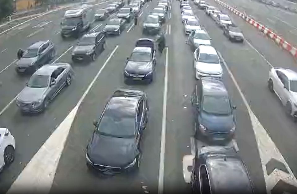 Na Batrovcima se od jutros čeka oko četiri sata