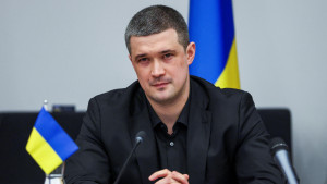 Smenjeni ministar odbrane traži predsedničke izbore u Ukrajini