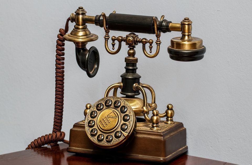 Na današnji dan: Ivo Andrić dobio Nobelovu nagradu, prikazan prvi telefon