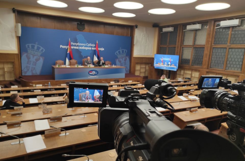 Deo članova RIK-a tražio izvinjenje biračima u dijaspori, optužili većinu za teror nad manjinom 