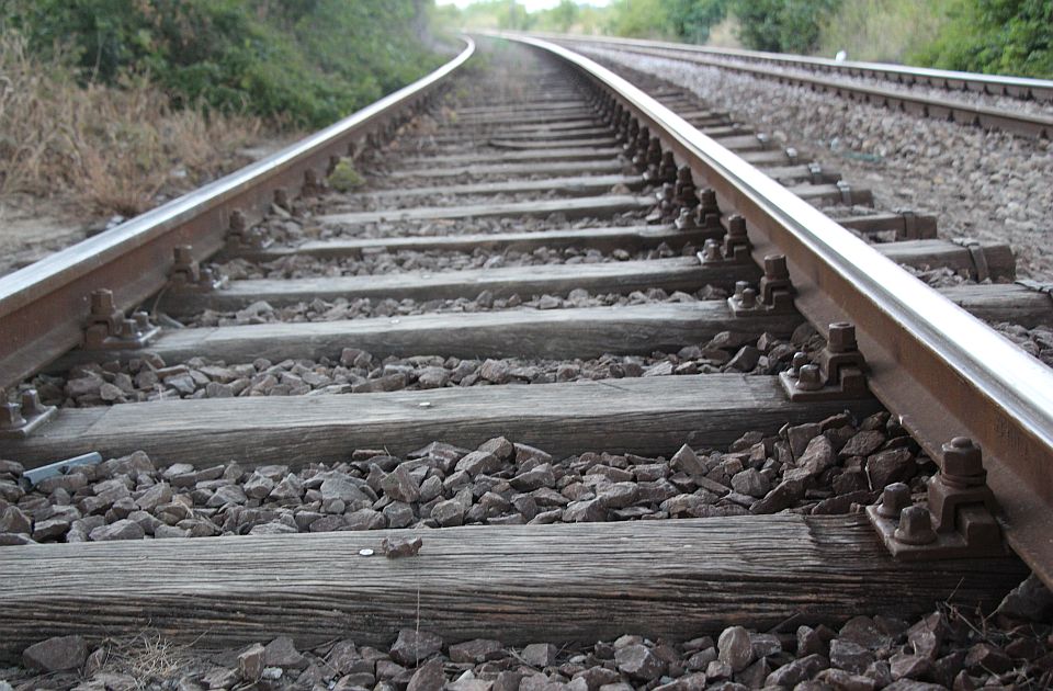 Infrastruktura železnice Srbije: Vozači učestalo zaobilaze spuštene branike na pruzi u Železniku 