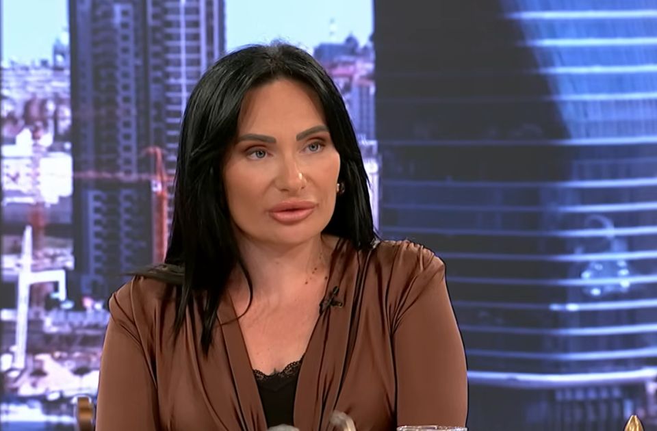 Nastavlja se iznošenje Vučićevih portreta iz institucija: Jedan "ukraden" iz kancelarije Staše Stojanović