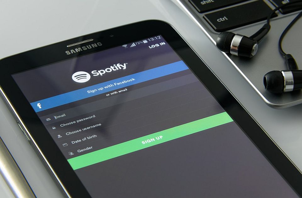 Spotifaj uklonio 50 miliona numera napravljenih uz pomoć AI