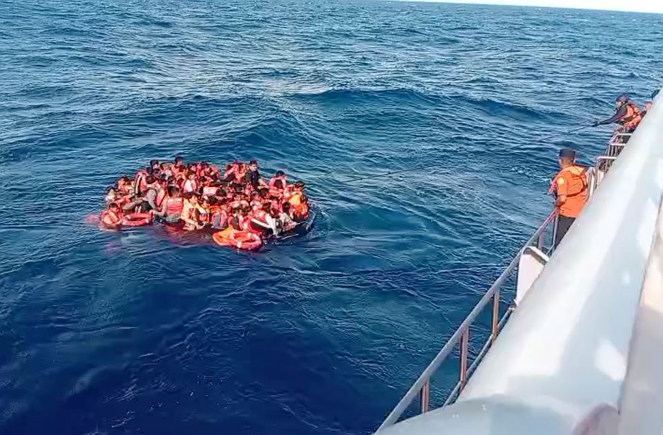 Zapalio se trajekt kod Balija: Akcija spasavanja u toku