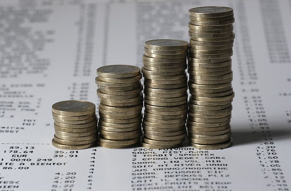 Građani i privreda bankama duguju 4.757,19 milijardi dinara
