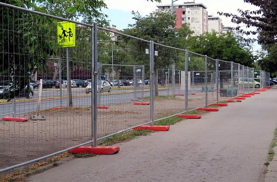 Počela obnova parkinga u delu Rumenačke ulice