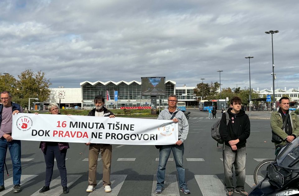 VIDEO: Novosađani 100. put blokirali raskrsnice u znak sećanja na stradale u padu nadstrešnice